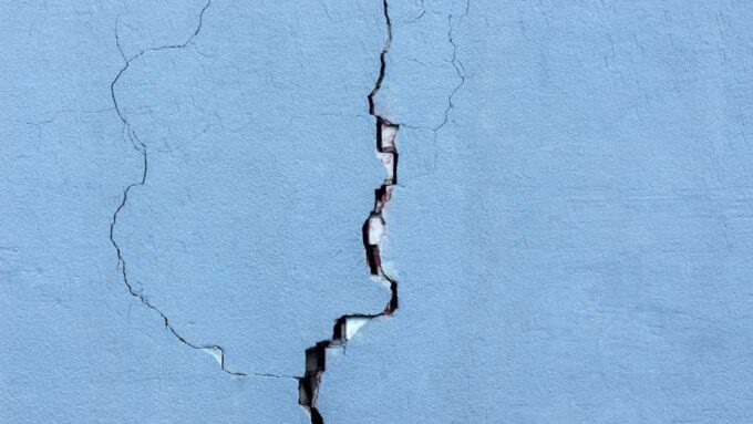 wall with cracks